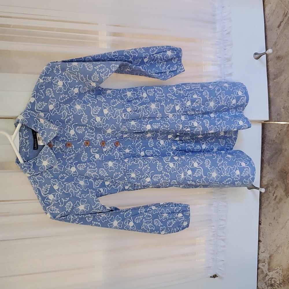 AGE 8 Hardly Worn - Girls Dress